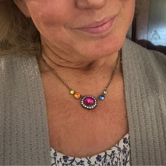 Kurt Geiger London Octavia Vintage Crystal with Frame Pendant Necklace - Picture 11 of 11